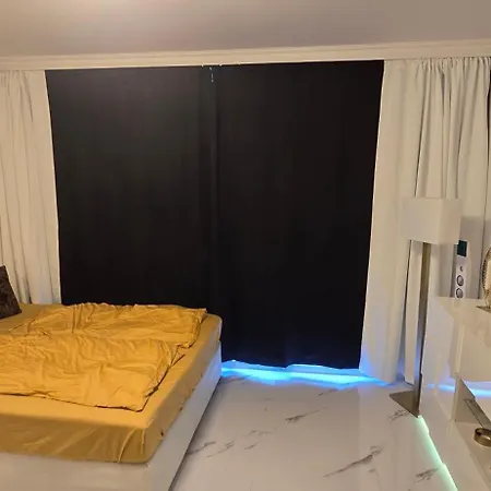 Let's Relaxx Luxury Class *