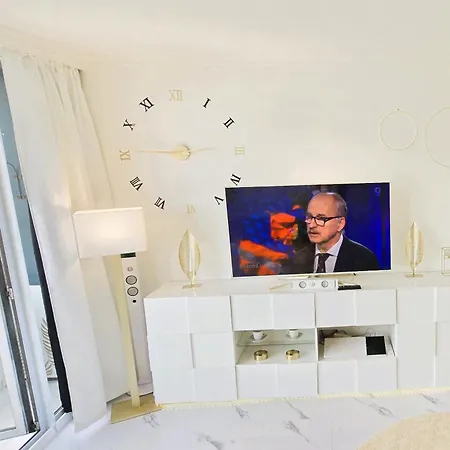 Let's Relaxx Luxury Class *