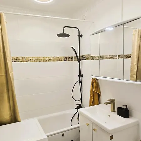 Let's Relaxx Luxury Class *