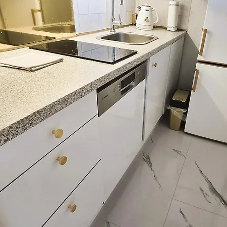 Let's Relaxx Luxury Class *