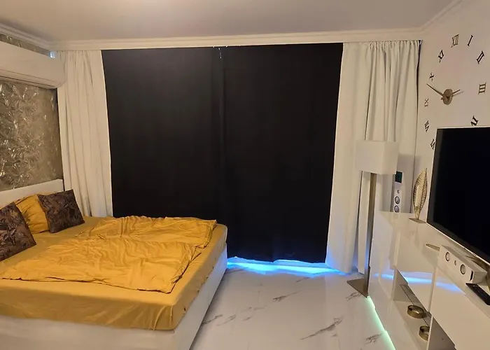 Let's Relaxx Luxury Class *