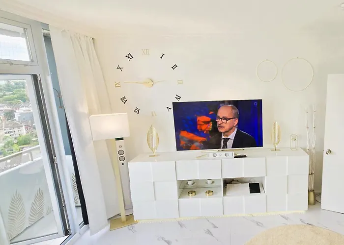 Let's Relaxx Luxury Class *